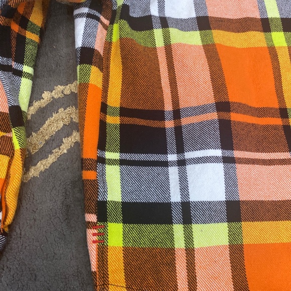 SOLD BDG Urban Outfitters Flannel Shirt 🧡💛 Size Small - Picture 7 of 7